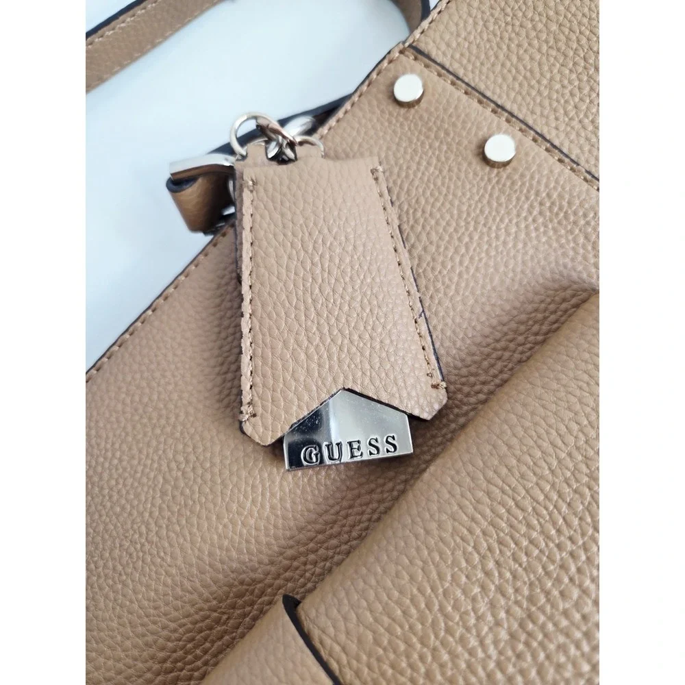 Guess Albury Shopper Charm Tote Brown Shoulder Bag‎ Faux Leather Large
